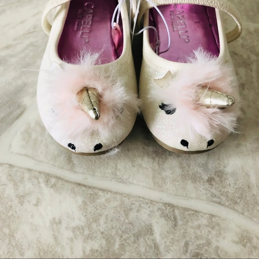 NWT CAPELLI white sparkly glitter furry unicorn pom Pom flat white girls SZ 5